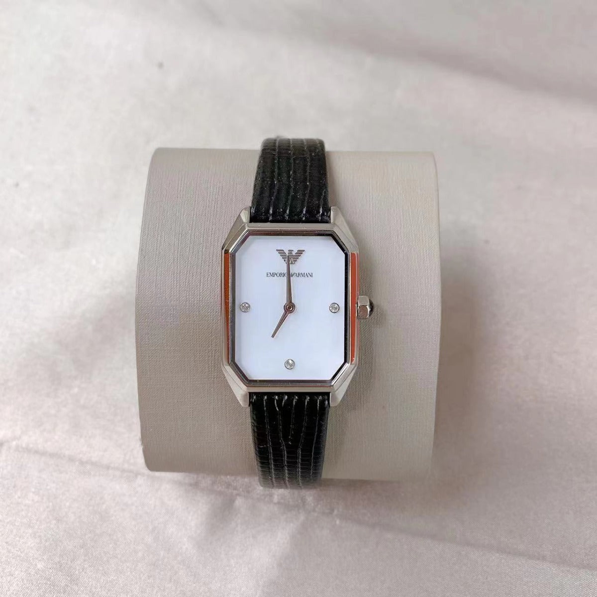 Emporio Armani AR11148 Quartz White Dial Two-Hand Black Leather Ladies Watch Emporio Armani AR11148 Quartz White Dial Two-Hand Black Leather Ladies Watch